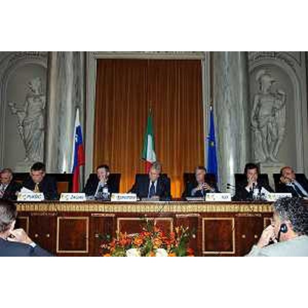 Riccardo Illy (Presidente Regione Friuli Venezia Giulia) al convegno sul ruolo economico delle minoranze (Trieste, 17/10/05)