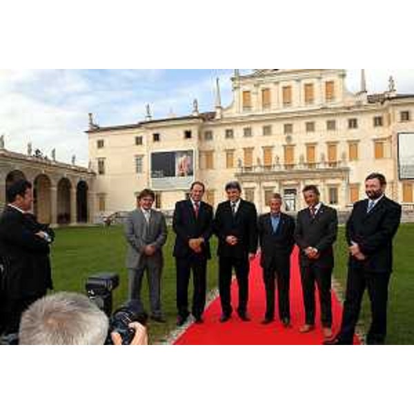 Presidenti Euroregione: Ivan Jakovcic (Presidente Regione Istriana), Giancarlo Galan (Presidente Regione Veneto), Zlatko Komadina (Presidente della Contea Litoranea Montana), Riccardo Illy (Presidente Regione Friuli Venezia Giulia), Joerg Haider (Presidente Regione Carinzia) ed Ivan Zagar (Ministro della Slovenia per la Politica regionale) (Passariano, 17/10/05)