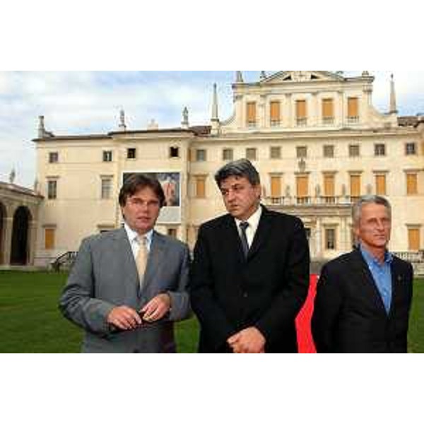 Ivan Jakovcic (Presidente Regione Istriana), Zlatko Komadina (Presidente della Contea Litoranea Montana) e Riccardo Illy (Presidente Regione Friuli Venezia Giulia) (Passariano, 17/10/05)