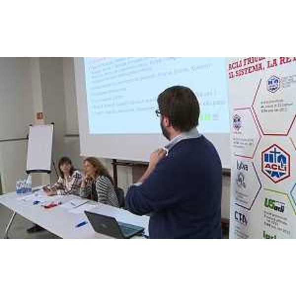 Debora Serracchiani (Presidente Regione Friuli Venezia Giulia) ed Erica Mastrociani (Presidente ACLI FVG) all'incontro con i rappresentanti del mondo associativo che fa capo alle ACLI regionali - Pasian di Prato 03/04/2017