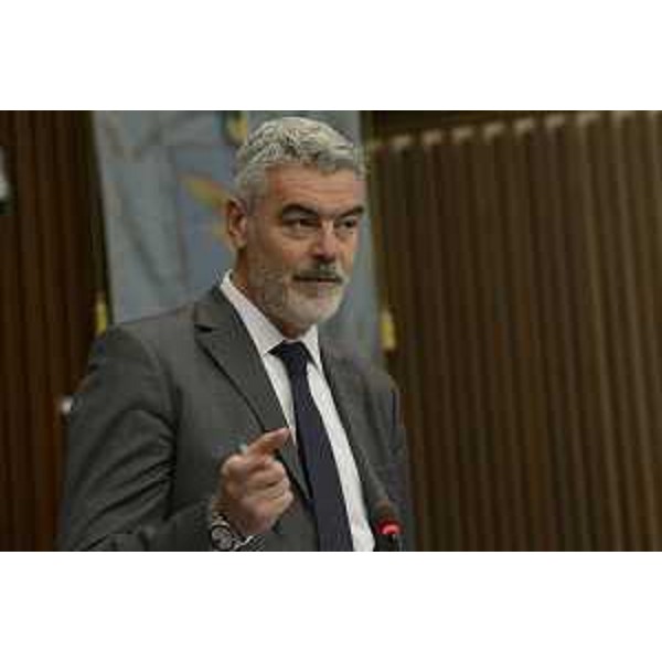 Paolo Panontin (Assessore regionale Autonomie locali e Coordinamento Riforme, Comparto unico, Sistemi informativi, Caccia e Risorse ittiche, delegato Protezione civile) nell'Aula del Consiglio regionale del FVG - Trieste 06/04/2017