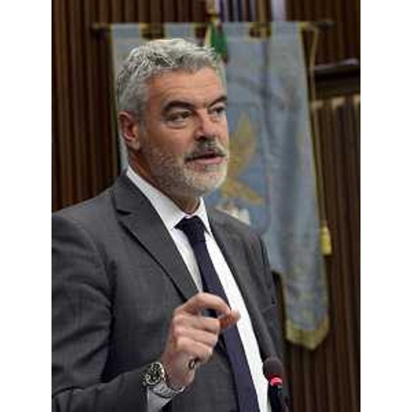 Paolo Panontin (Assessore regionale Autonomie locali e Coordinamento Riforme, Comparto unico, Sistemi informativi, Caccia e Risorse ittiche, delegato Protezione civile) nell'Aula del Consiglio regionale del FVG - Trieste 06/04/2017
