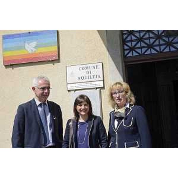 Debora Serracchiani (Presidente Regione Friuli Venezia Giulia) tra Gabriele Spanghero (Sindaco Aquileia) e Luisa Contin (Vicesindaco e assessore Cultura Aquileia) - Aquileia 08/04/2017