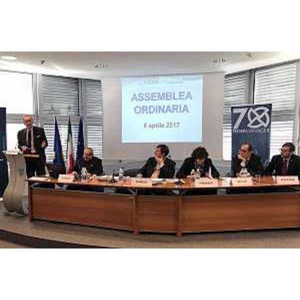 Sergio Bolzonello (Vicepresidente Regione FVG e assessore Attività produttive, Turismo e Cooperazione) nel corso dell'assemblea regionale di Federmanager FVG, nella sede di Unindustria - Pordenone 08/04/2017