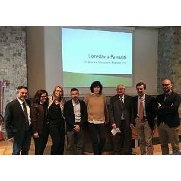Loredana Panariti (Assessore regionale Lavoro, Formazione, Istruzione, Pari Opportunità, Politiche giovanili, Ricerca e Università) alla presentazione del progetto Job&go, al Consorzio per il Nucleo di Industrializzazione della provincia di Pordenone (NIP) - Maniago 10/04/2017