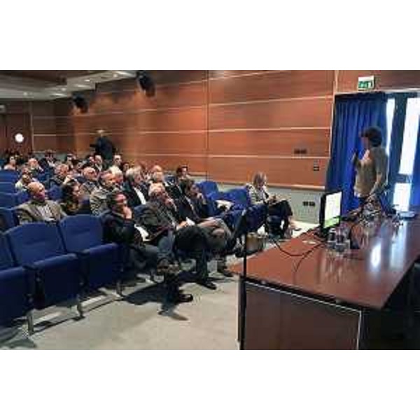 Loredana Panariti (Assessore regionale Lavoro, Formazione, Istruzione, Pari Opportunità, Politiche giovanili, Ricerca e Università) alla presentazione del progetto Job&go, al Consorzio per il Nucleo di Industrializzazione della provincia di Pordenone (NIP) - Maniago 10/04/2017