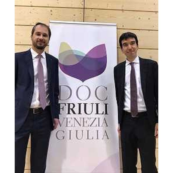 Cristiano Shaurli (Assessore regionale Risorse agricole e forestali) e Maurizio Martina (Ministro Politiche agricole, alimentari e forestali) nello stand del Friuli Venezia Giulia al Vinitaly - Verona 11/04/2017