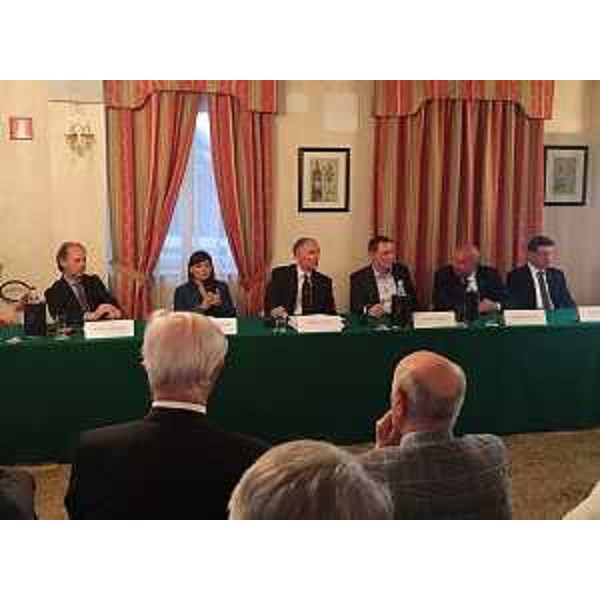 Debora Serracchiani (Presidente Regione Friuli Venezia Giulia) all'incontro "Trieste e Monfalcone: due porti una sola guida. Gli scenari attesi dall'unione dei due scali", organizzato dal Propeller Club all'Hotel Greif Maria Theresia - Trieste 10/04/2017