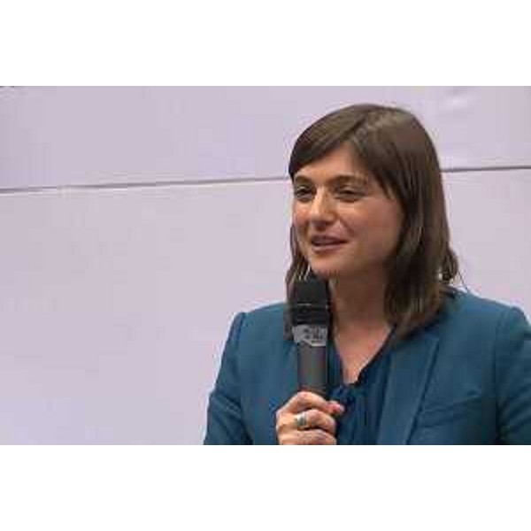 Debora Serracchiani (Presidente Regione Friuli Venezia Giulia) alla presentazione della DOC Pinot Grigio delle Venezie nello stand del MiPAAF al Vinitaly - Verona 10/04/2017