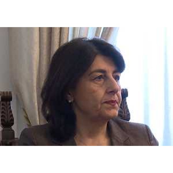 Mariagrazia Santoro (Assessore regionale Infrastrutture e Territorio) alla firma dei Protocolli per la sicurezza nei cantieri sulla terza corsia dell'A4, in Prefettura - Udine 13/04/2017