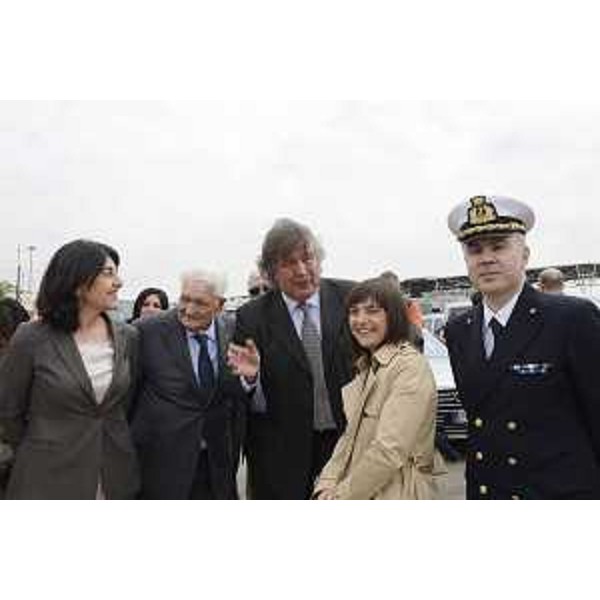 Mariagrazia Santoro (Assessore regionale Infrastrutture e Territorio) e Debora Serracchiani (Presidente Regione Friuli Venezia Giulia) durante la visita al Porto - Monfalcone 13/04/2017