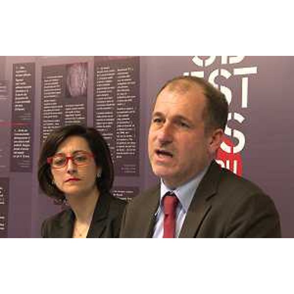 Sara Vito (Assessore regionale Ambiente ed Energia) e Davide Iannis (Presidente Consiglio amministrazione CCM) alla consegna dell'archivio documentale del professor Claudio Bianchi al Consorzio Culturale del Monfalconese (CCM), a Villa Vicentini Miniussi - Ronchi dei Legionari 18/04/2017
