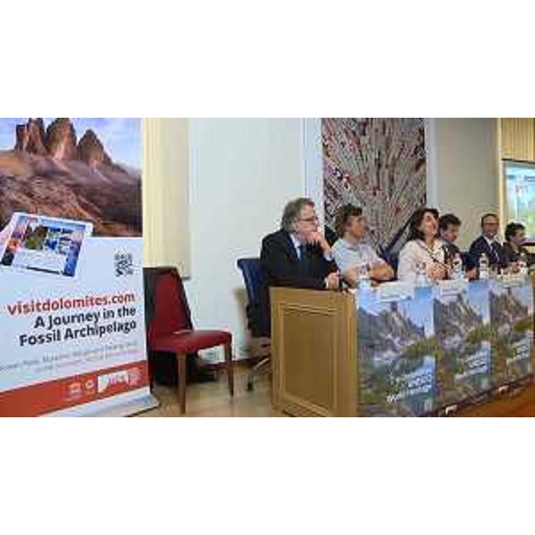 Mariagrazia Santoro (Assessore regionale Infrastrutture e Territorio, presidente Fondazione Dolomiti UNESCO) alla presentazione del portale "Dolomiti UNESCO ... un viaggio nell'Arcipelago fossile" - Roma 19/04/2017