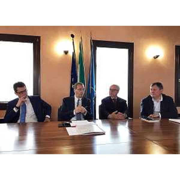 Sergio Bolzonello (Vicepresidente Regione FVG e assessore Attività produttive, Turismo e Cooperazione) alla presentazione dei dati dell'indagine congiunturale di Confcommercio FVG [primo trimestre 2017] - Pordenone 19/04/2017