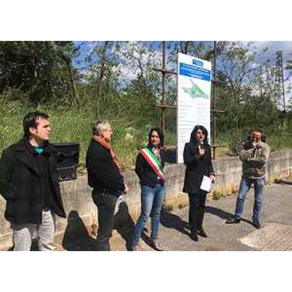 Mariagrazia Santoro (Assessore regionale Infrastrutture e Territorio) alla consegna dei lavori per la realizzazione della rotatoria tra via Colombo e via Romana, con Annamaria Cisint (Sindaco Monfalcone) e tecnici di FVG Strade S.p.A. - Monfalcone 20/04/2017
