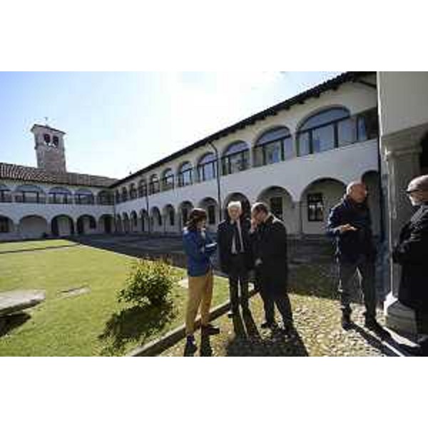 Debora Serracchiani (Presidente Regione Friuli Venezia Giulia), Ivano Strizzolo (Presidente Commissione Paritetica Stato-Regione FVG) e Vittorio Zappalorto (Prefetto Udine) alla Caserma Reginato - Udine 21/04/2017