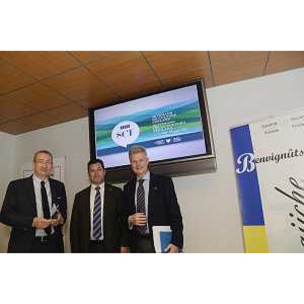 Sergio Bolzonello (Vicepresidente Regione FVG e assessore Attività produttive, Turismo e Cooperazione), Franco Iacop (Presidente Consiglio regionale) e Federico Vicario (Presidente Società Filologica Friulana / SFF) alla presentazione della Settimana della cultura friulana - Udine 24/04/2017
