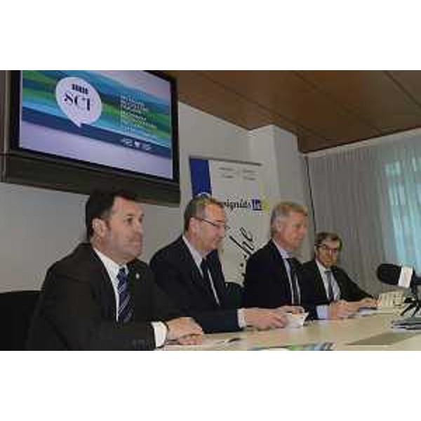 Franco Iacop (Presidente Consiglio regionale), Sergio Bolzonello (Vicepresidente Regione FVG e assessore Attività produttive, Turismo e Cooperazione) e Federico Vicario (Presidente Società Filologica Friulana / SFF) alla presentazione della Settimana della cultura friulana - Udine 24/04/2017