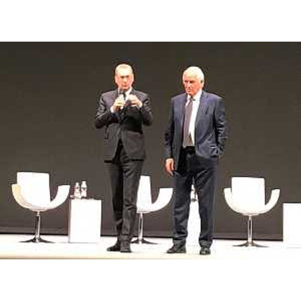 Sergio Bolzonello (Vicepresidente Regione FVG e assessore Attività produttive, Turismo e Cooperazione) ed Enzo Cainero (Comitato organizzatore tappe FVG) alla presentazione delle tappe del 100° Giro d'Italia che si correranno in FVG - Pordenone 25/04/2017