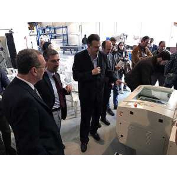 Sergio Bolzonello (Vicepresidente Regione FVG e assessore Attività produttive, Turismo e Cooperazione) all'inaugurazione del laboratorio di fabbricazione digitale (fabrication laboratory / fab lab) - Maniago 22/04/2017