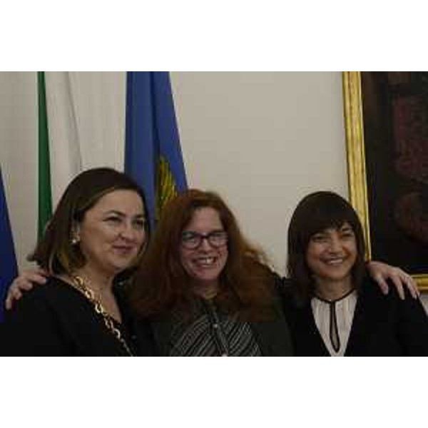 Diana Battaggia (Direttrice UNIDO ITPO Italy), Alba Beatriz Soto Pimentel (Ambasciatrice Repubblica di Cuba in Italia) e Debora Serracchiani (Presidente Regione Friuli Venezia Giulia), nella sede della Regione - Trieste 26/04/2017