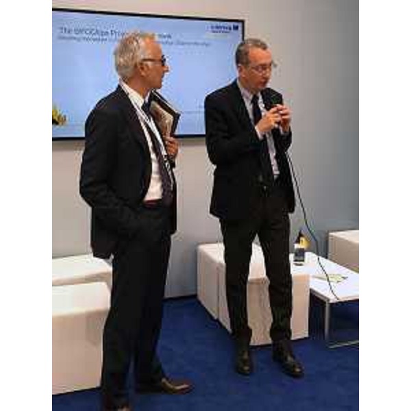 Sergio Bolzonello (Vicepresidente Regione FVG e assessore Attività produttive, Turismo e Cooperazione) nello stand del Baden-Württemberg alla Fiera della subfornitura - Hannover 27/04/2017