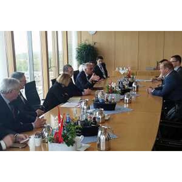 Sergio Bolzonello (Vicepresidente Regione FVG e assessore Attività produttive, Turismo e Cooperazione) incontra Heiko Bartschat (Direttore generale Cluster Mechatronik & Automation Baviera) - Hannover 27/04/2017