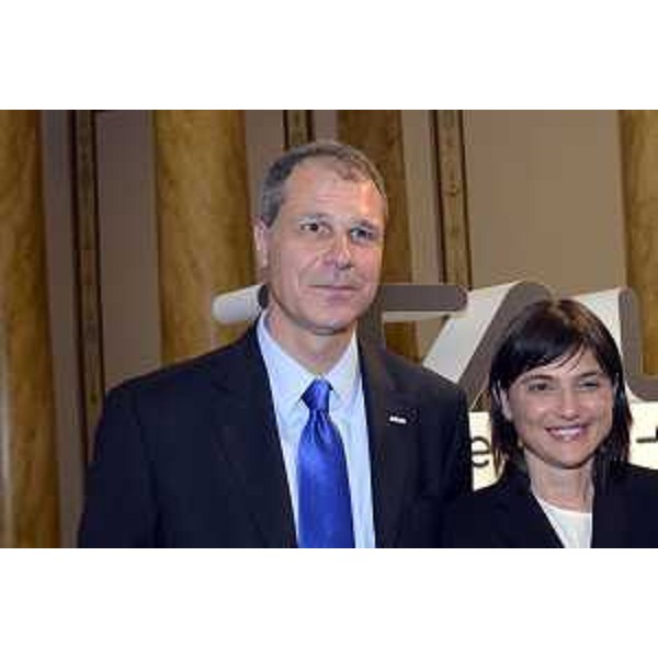 Alessio Lilli (Presidente e amministratore delegato SIOT S.p.A.) e Debora Serracchiani (Presidente Regione Friuli Venezia Giulia) al convegno internazionale "Friuli Venezia Giulia, Austria, Germania: energia per la crescita" organizzato per i 50 anni della Società Italiana Oleodotto Transalpino (SIOT) S.p.A. al Teatro Verdi - Trieste 27/04/2017