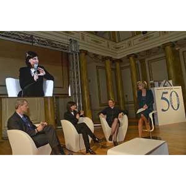Alessio Lilli (Presidente e amministratore delegato SIOT S.p.A.), Debora Serracchiani (Presidente Regione Friuli Venezia Giulia) e Irmgard Maria Fellner (Ministro plenipotenziario e vicecapo missione Ambasciata Repubblica federale di Germania in Italia) al convegno internazionale "Friuli Venezia Giulia, Austria, Germania: energia per la crescita" organizzato per i 50 anni della Società Italiana Oleodotto Transalpino (SIOT) S.p.A. al Teatro Verdi - Trieste 27/04/2017
