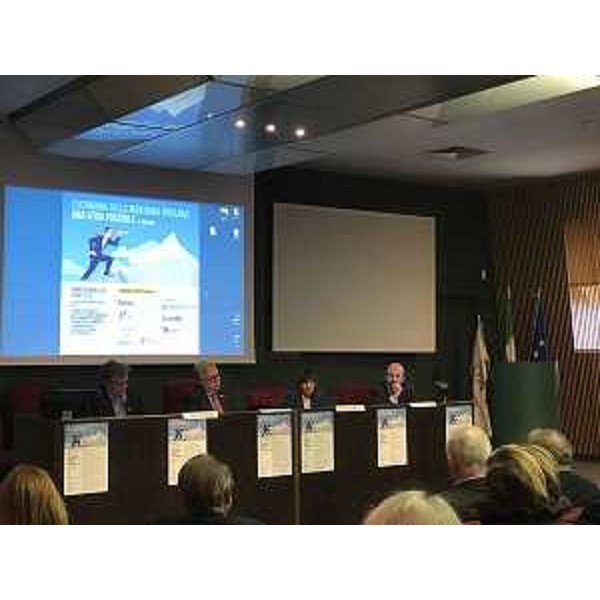 Debora Serracchiani (Presidente Regione Friuli Venezia Giulia) al 3° Forum del Rotary club di Tolmezzo "Economia della montagna friulana: una sfida possibile" - Amaro 29/04/2017