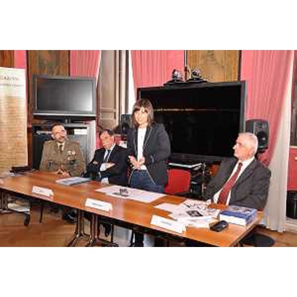Domenico Rossi (Sottosegretario Difesa), Debora Serracchiani (Presidente Regione Friuli Venezia Giulia) e Roberto Machella (Presidente Military Historical Center / MHC onlus) alle iniziative del Progetto Albo d'Oro in memoria dei Caduti della Grande Guerra - Roma 02/05/2017