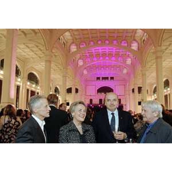 Trieste, Salone degli Incanti: incontro serale dei partecipanti all'assemblea generale dell'Assemblea delle Regioni d'Europa - ARE - in svolgimento a Udine. Da sinistra: Riccardo Illy (Presidente FVG), Maria Teresa Bassa Poropat (Presidente Provincia TS), Roberto Dipiazza (Sindaco TS) e Predrag Matvejevic, docente di slavistica all'Università di Roma. (Trieste 08/11/07)