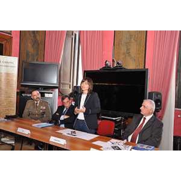 Domenico Rossi (Sottosegretario Difesa), Debora Serracchiani (Presidente Regione Friuli Venezia Giulia) e Roberto Machella (Presidente Military Historical Center / MHC onlus) alle iniziative del Progetto Albo d'Oro in memoria dei Caduti della Grande Guerra - Roma 02/05/2017