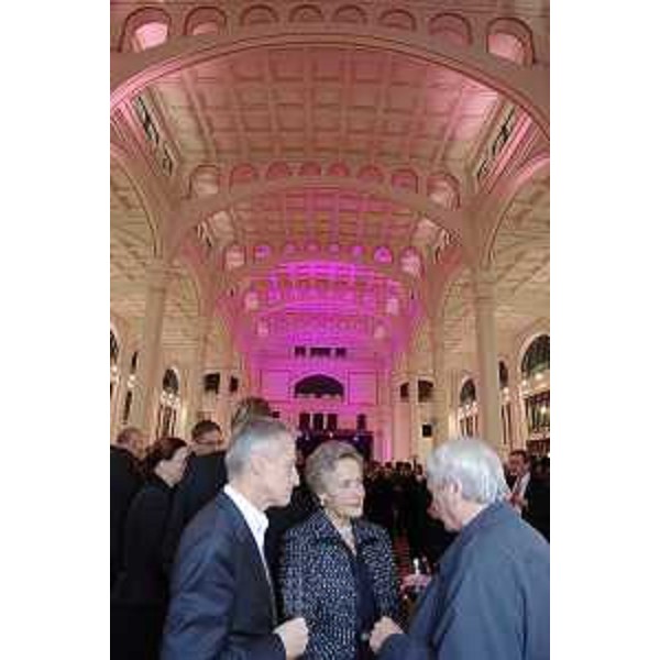 Trieste, Salone degli Incanti: incontro serale dei partecipanti all'assemblea generale dell'Assemblea delle Regioni d'Europa - ARE - in svolgimento a Udine. Da sinistra: Riccardo Illy (Presidente FVG), Maria Teresa Bassa Poropat (Presidente Provincia TS) e Predrag Matvejevic, docente di slavistica all'Università di Roma. (Trieste 08/11/07)