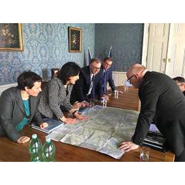 Mariagrazia Santoro (Assessore regionale Infrastrutture e Territorio, presidente Fondazione Dolomiti UNESCO) incontra Daniel Herman (Ministro Cultura Repubblica Ceca) - Praga 03/05/2017