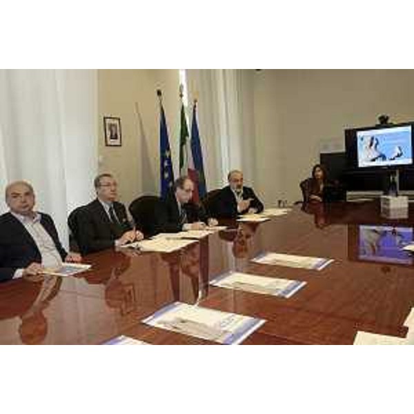 Roberto Dipiazza (Sindaco Trieste), Sergio Bolzonello (Vicepresidente Regione FVG e assessore Attività produttive, Turismo e Cooperazione) e Gianni Torrenti (Assessore regionale Cultura, Sport e Solidarietà) alla presentazione delle iniziative promosse dalla Regione Friuli Venezia Giulia insieme alla CEI (Iniziativa Centro Europea) per i 300 anni dalla nascita di Maria Teresa d'Austria - Trieste 04/05/2017