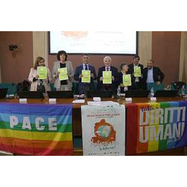 Loredana Panariti (Assessore regionale Lavoro, Formazione, Istruzione, Pari Opportunità, Politiche giovanili, Ricerca e Università) al Meeting nazionale delle Scuole per la Pace, nella Sala della Comunicazione del Ministero dell'Istruzione - Roma 05/05/2017 (Foto Roberto Brancolini)