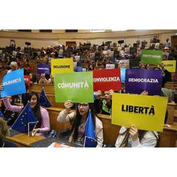 Meeting nazionale delle Scuole per la Pace, nella Sala della Comunicazione del Ministero dell'Istruzione - Roma 05/05/2017 (Foto Roberto Brancolini)