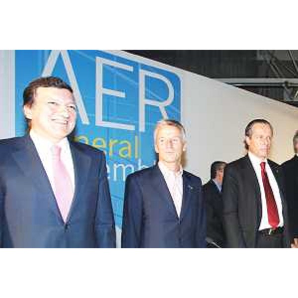 Riccardo Illy (Presidente Regione Friuli Venezia Giulia e Presidente ARE) e Josè Manuel Barroso all'assemblea generale dell'Assemblea delle Regione d'Europa - ARE - a Udine. (Udine 09/11/07)