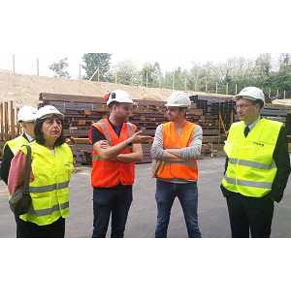 Sergio Bolzonello (Vicepresidente Regione FVG e assessore Attività produttive, Turismo e Cooperazione) e Mariagrazia Santoro (Assessore regionale Infrastrutture e Territorio) visitano lo stabilimento Maeg Costruzioni S.p.A. - Budoia 08/05/2017
