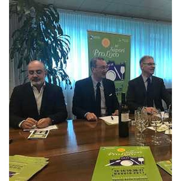 Antonio Giusa (Direttore Ente Regionale Patrimonio Culturale / ERPAC), Sergio Bolzonello (Vicepresidente Regione FVG e assessore Attività produttive, Turismo e Cooperazione) e Valter Pezzarini (Presidente Comitato regionale Unione Nazionale Pro Loco Italia / UNPLI) alla conferenza di presentazione della XVI edizione di "Sapori Pro Loco" - Udine 09/05/2017
