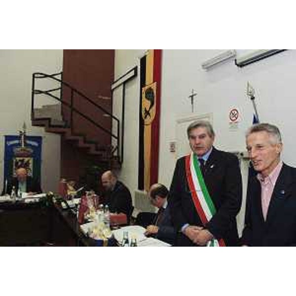 Riccardo Illy (Presidente Regione Friuli Venezia Giulia) e Ivo Del Negro (Sindaco Trasaghis) aprono i lavori della Giunta regionale riunita nel Municipio di Trasaghis. (Trasaghis 09/11/07)