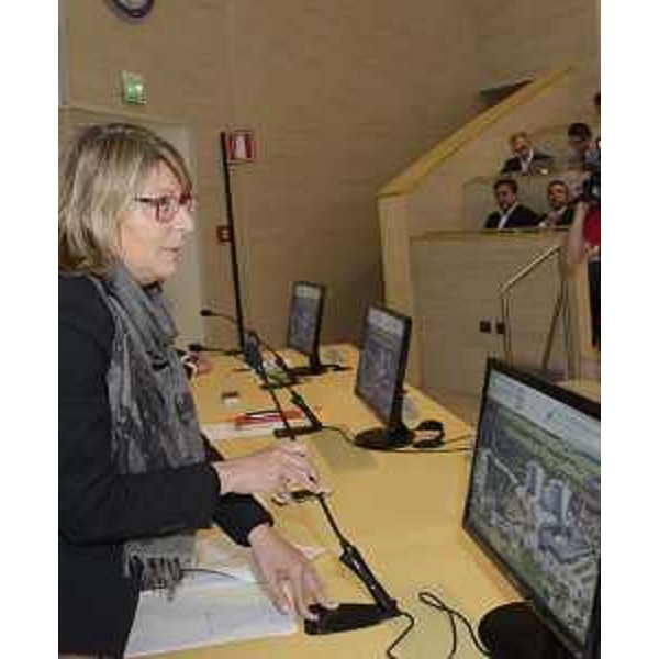Maria Sandra Telesca (Assessore regionale Salute, Integrazione socio-sanitaria, Politiche sociali e Famiglia) alla presentazione del Progetto di riqualificazione dell'Ospedale di Cattinara e nuova sede dell'IRCCS Burlo Garofolo - Trieste 09/05/2017