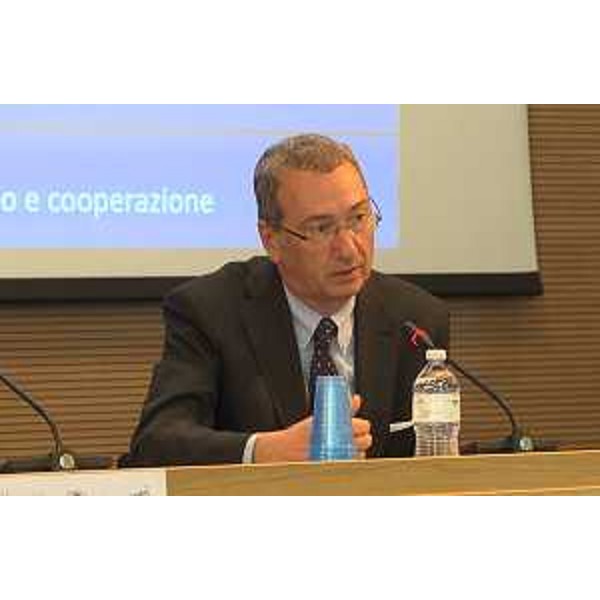 Sergio Bolzonello (Vicepresidente Regione FVG e assessore Attività produttive, Turismo e Cooperazione) all'incontro "B&B e case vacanza in Italia e all'estero: ospitalità a confronto" a Villa manin di Passariano - Codroipo 10/05/2017