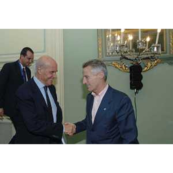 Riccardo Illy (Presidente Regione Friuli Venezia Giulia) e Umberto Veronesi (Direttore scientifico Istituto europeo Oncologia) al secondo Forum "Meridiano sanità: le coordinate della salute", promosso da Ambrosetti The European House, a Cernobbio sul Lago di Como. (Cernobbio 10/11/07)