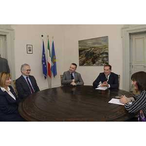 Debora Serracchiani (Presidente Regione Friuli Venezia Giulia) incontra Claudia Ratti (Segretario generale) e rappresentanti della Federazione Intesa Funzione Pubblica - Trieste 12/05/2017