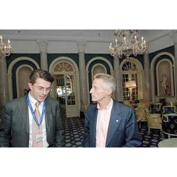 Riccardo Illy (Presidente Regione Friuli Venezia Giulia) con Ezio Beltrame (Assessore regionale Salute) al secondo Forum "Meridiano sanità: le coordinate della salute", promosso da Ambrosetti The European House, a Cernobbio sul Lago di Como. (Cernobbio 10/11/07)