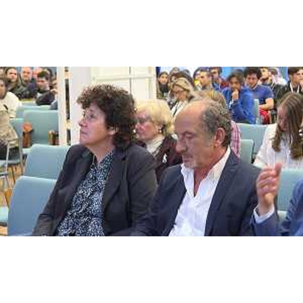 Loredana Panariti (Assessore regionale Lavoro, Formazione, Istruzione, Pari Opportunità, Politiche giovanili, Ricerca e Università) e Pino Roveredo (Scrittore) all'evento "Condivido", progetto educativo promosso da "Parole O_Stili" - Trieste 15/05/2017