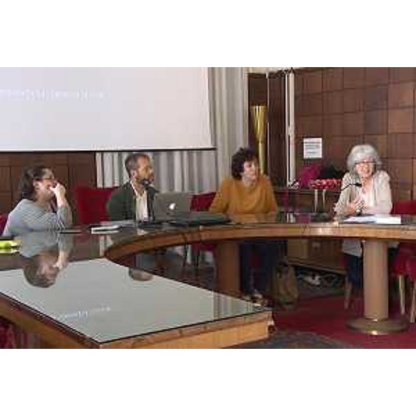 Margherita Bottino (Psicologa e psicoterapeuta, responsabile scientifica Progetto "A scuola per conoscerci: un progetto per cambiare"), Davide Zotti (Insegnante, responsabile educativo Progetto "Affrontare l'omofobia a scuola"), Loredana Panariti (Assessore regionale Lavoro, Formazione, Istruzione, Pari Opportunità, Politiche giovanili, Ricerca e Università) e Patrizia Romito (Delegata Rettore Università Trieste per Riequilibrio Opportunità) all'incontro "L'ALTRA SCUOLA: forse non tutti sanno che ..." celebrativo della Giornata mondiale contro l'Omotransfobia - Trieste 17/05/2017