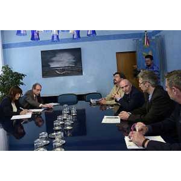 Debora Serracchiani (Presidente Regione Friuli Venezia Giulia) e Gianni Torrenti (Assessore regionale Cultura) incontrano la delegazione sindacale della Mitteleuropa Orchestra di Palmanova - Trieste 18/05/2017